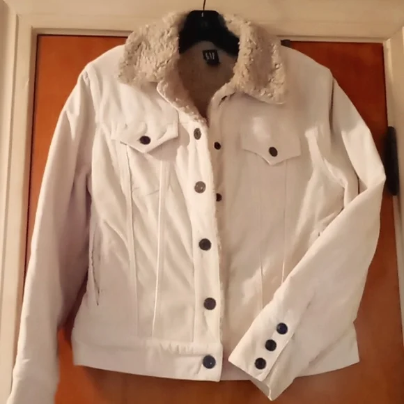 GAP Fleece Lined Jean Jacket 2 x Host Pick! - Picture 2 of 7